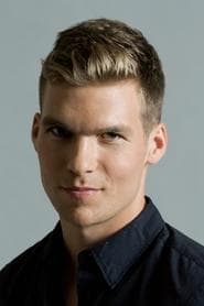 Pete Ploszek actor profile photo