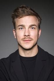 Albrecht Schuch actor profile photo