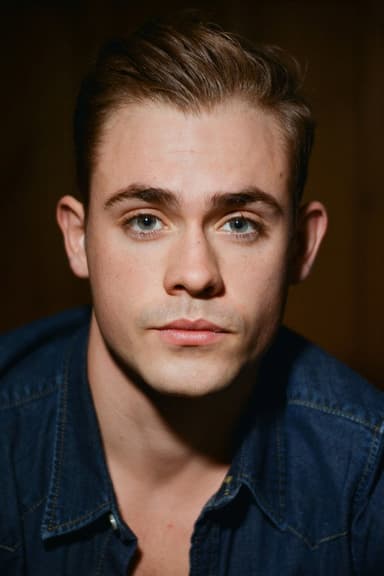 Dacre Montgomery profile photo