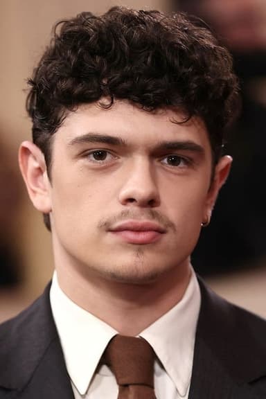 Noah Jupe profile photo