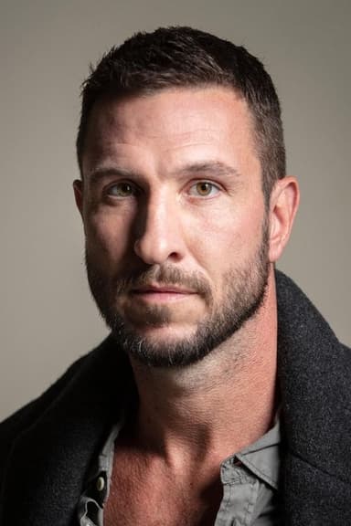Pablo Schreiber profile photo