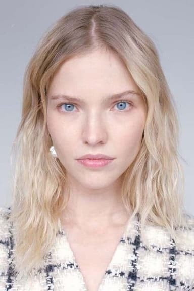 Sasha Luss profile photo